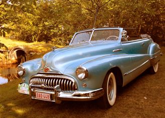 This photo of an antique car with the beautiful bonnet was taken by and is used courtesy of Belgian photographers G & A Scholiers.